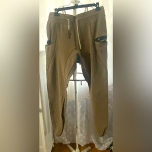 Style jogger pants